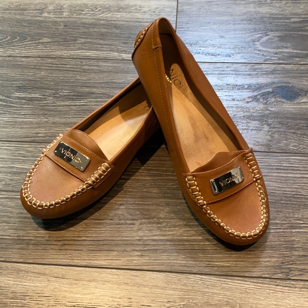 Vionic Sydney flats loafers size 10 tan EUC